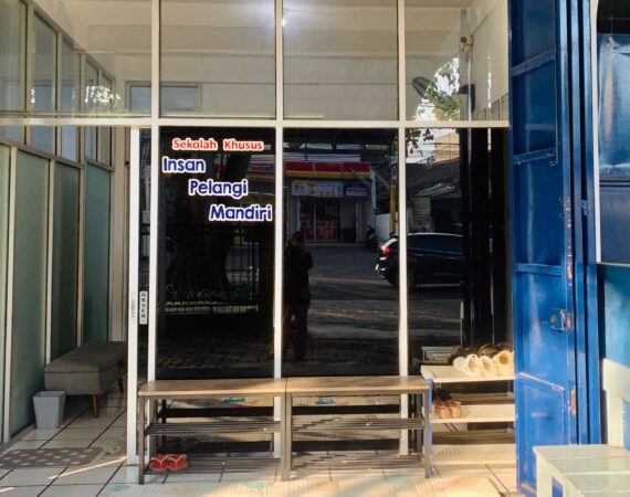 ruang tunggu orangtua (outdor)